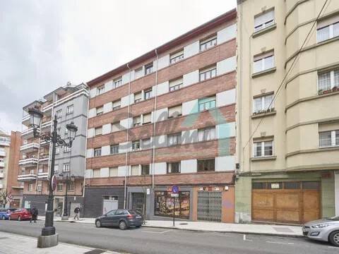 Piso de 86 m² en Oviedo