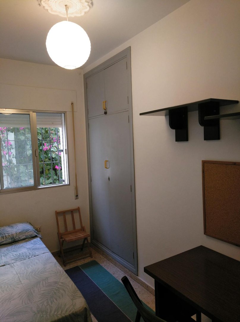 Habitación 9 m², Sevilla