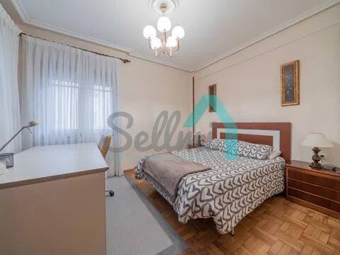 Wohnung 101 m² in Oviedo