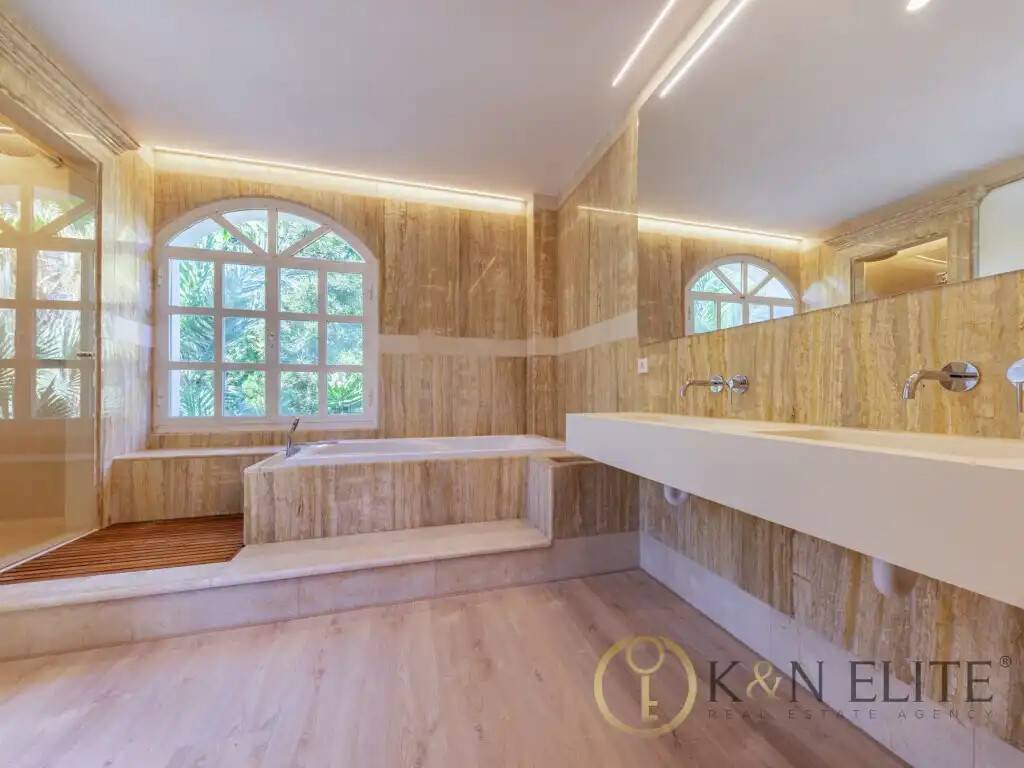 Casa de 1290 m² en Alicante