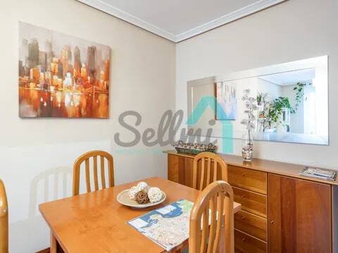 Pis de 61 m² a Gijón