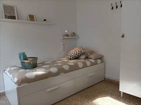 Habitación 240 m², La Almunia de Doña Godina