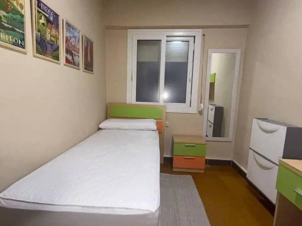 Piso de 95 m² en Ourense