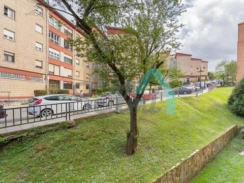 Piso de 101 m² en Oviedo
