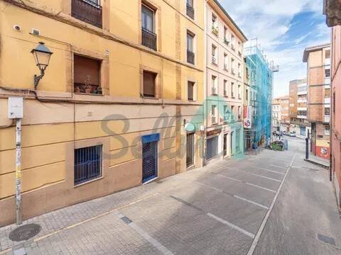 Piso de 85 m² en Oviedo