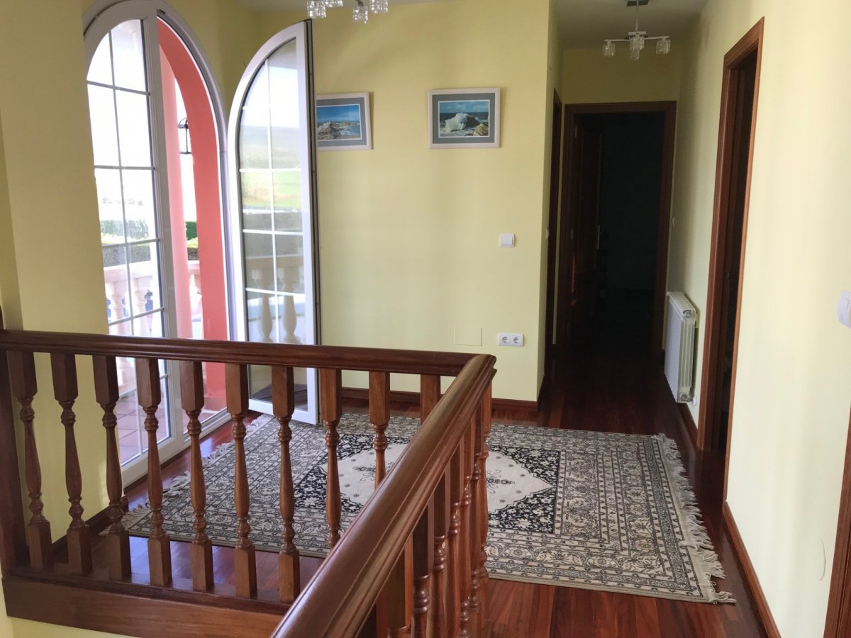 Casa de 240 m² en Santa Cruz de Bezana