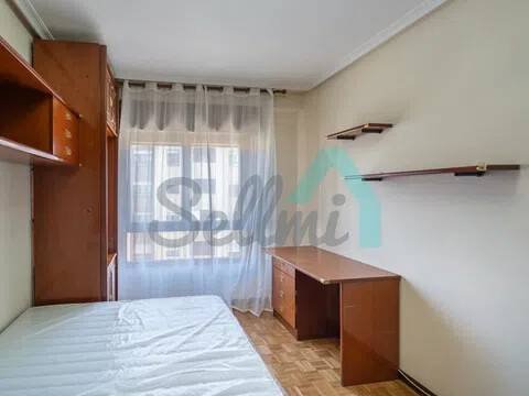 Piso de 105 m² en Oviedo