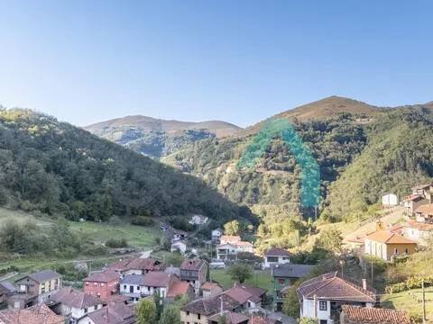 Casa de 200 m² en Mieres
