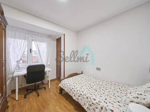 Wohnung 90 m² in Oviedo