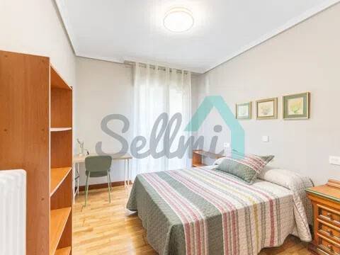 Piso de 104 m² en Oviedo