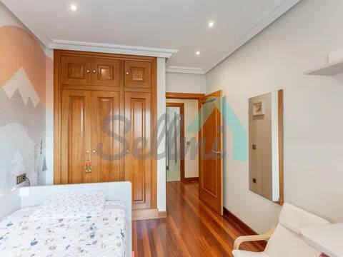 Piso de 112 m² en Oviedo