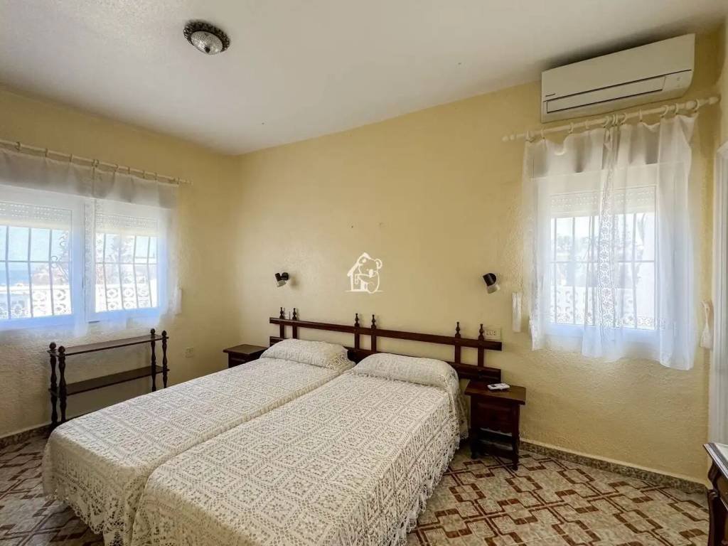 Casa de 250 m² a Oriola