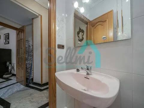 Wohnung 101 m² in Oviedo
