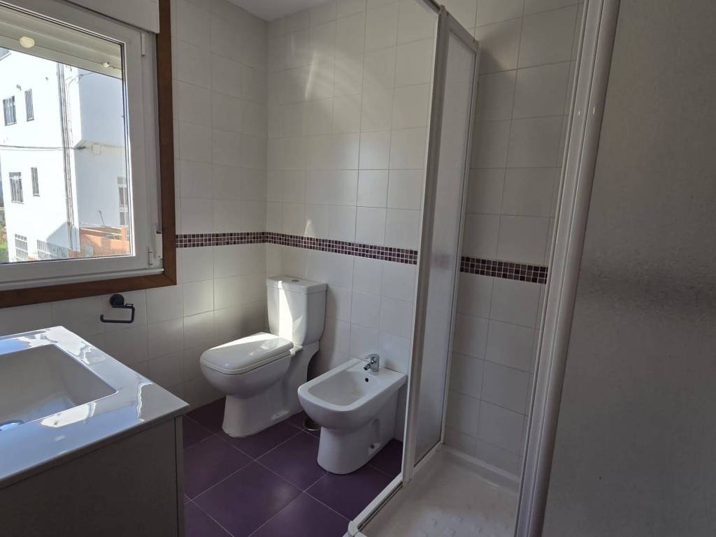 Casa de 180 m² en Teo