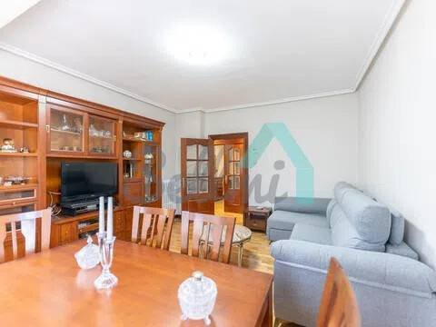 Piso de 104 m² en Oviedo