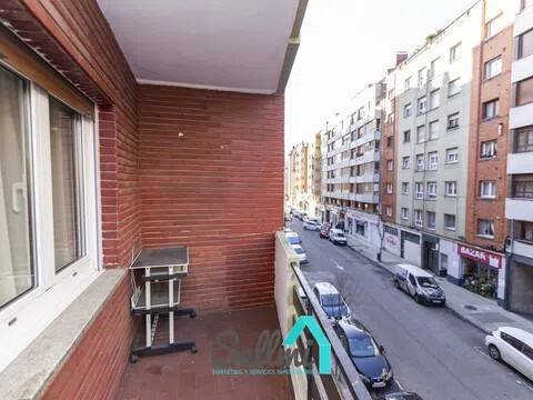 Piso de 65 m² en Oviedo
