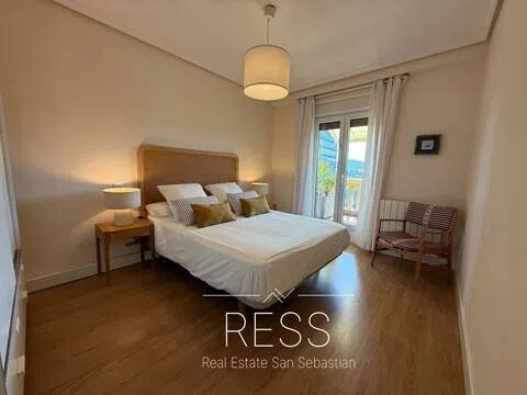 Piso de 90 m² en San Sebastián