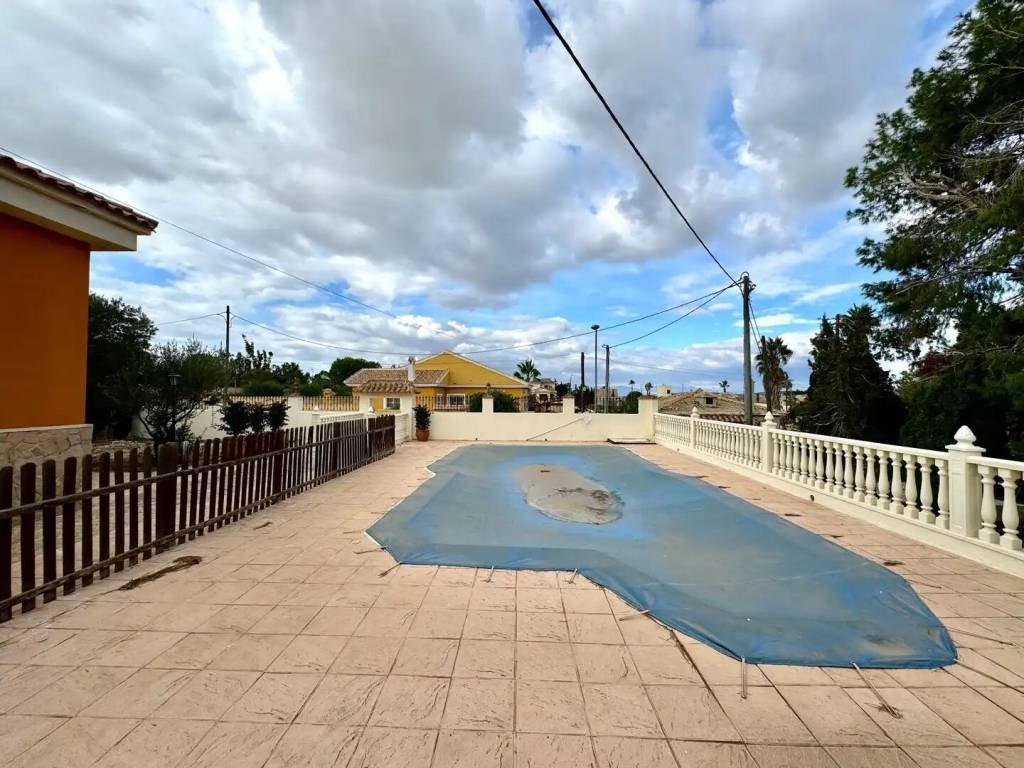 Casa de 150 m² en Jacarilla