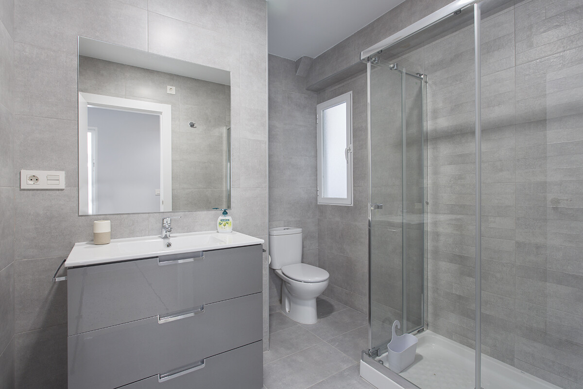 Zimmer 130 m², Granada