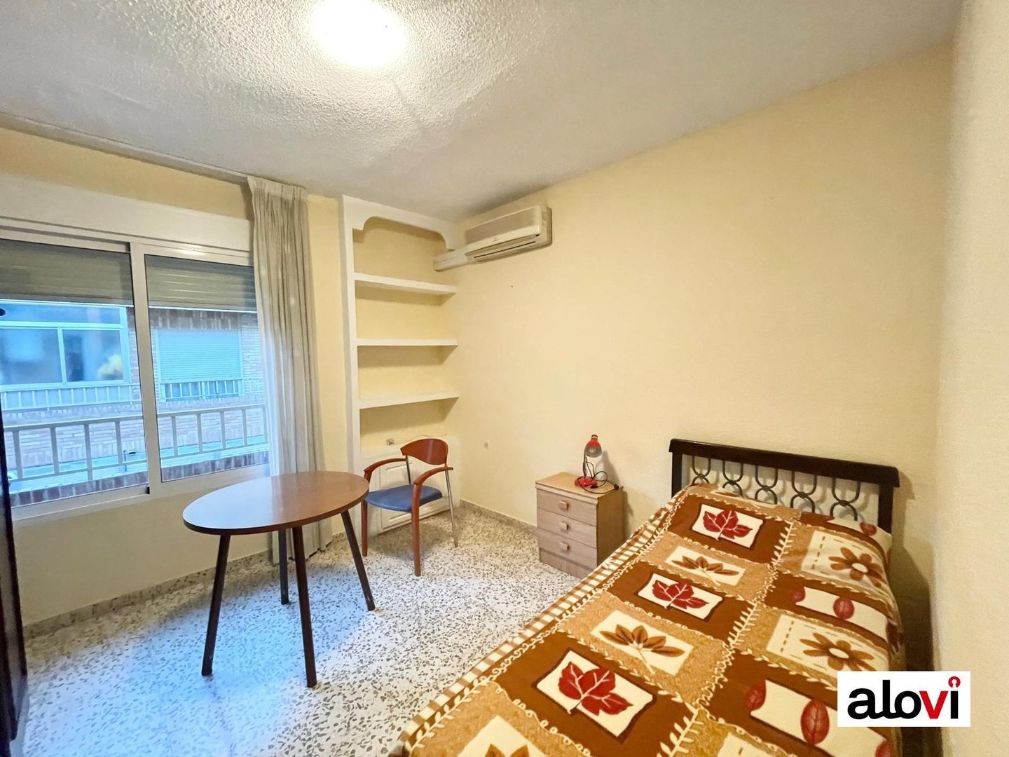 Piso de 90 m² en Granada