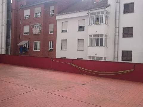 Piso de 100 m² en Oviedo