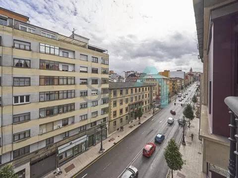 Piso de 48 m² en Oviedo