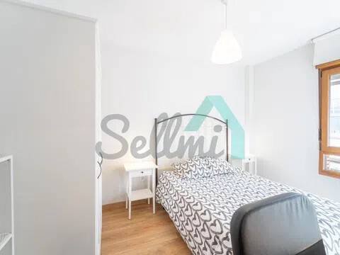 Piso de 85 m² en Oviedo