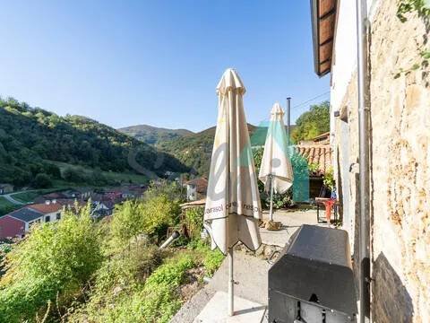 Casa de 200 m² en Mieres
