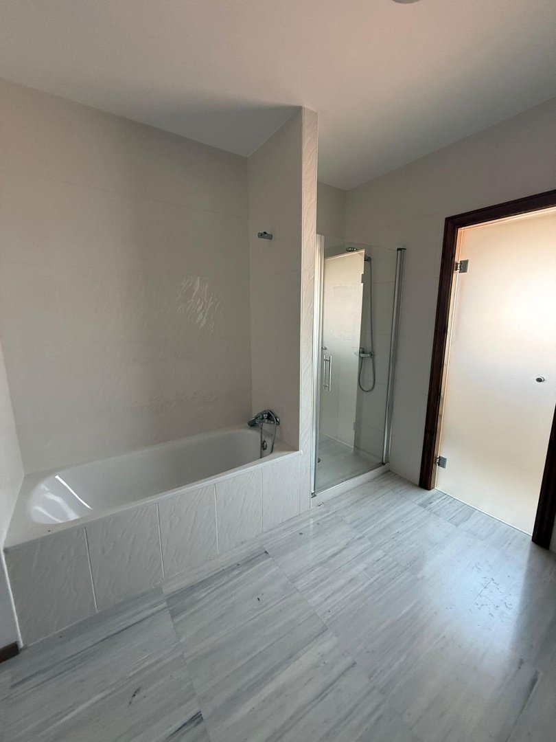 Appartamento 398 m² a Saragozza