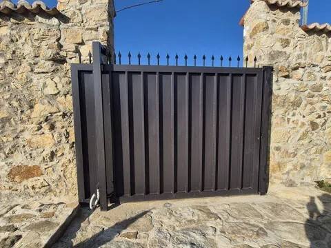 Casa de 140 m² en Gemuño