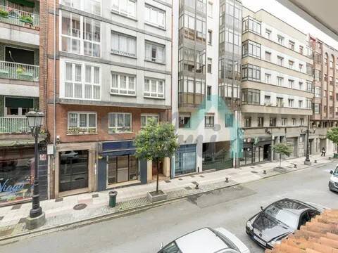 Piso de 80 m² en Oviedo