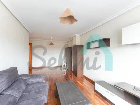 Piso de 77 m² en Oviedo