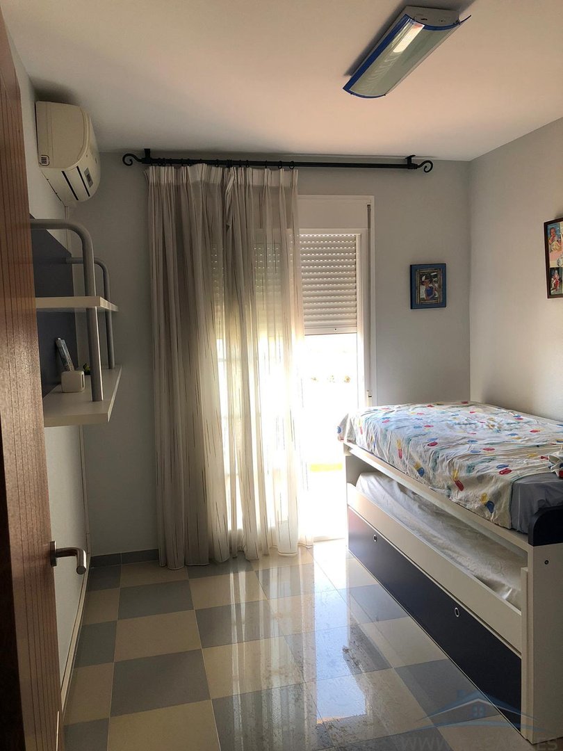 Piso de 95 m² en Roquetas de Mar