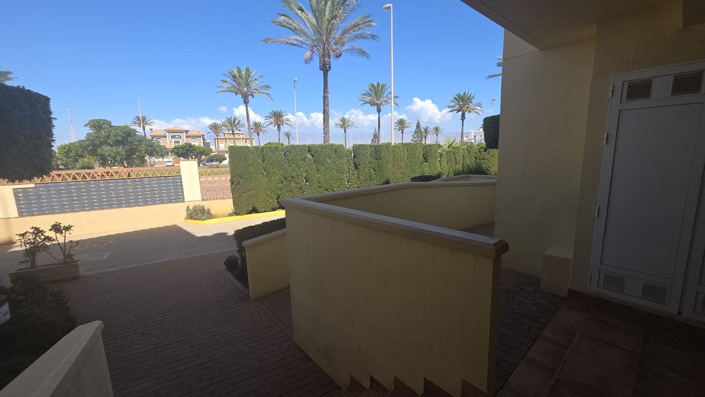Квартира 80 м² у Roquetas de Mar