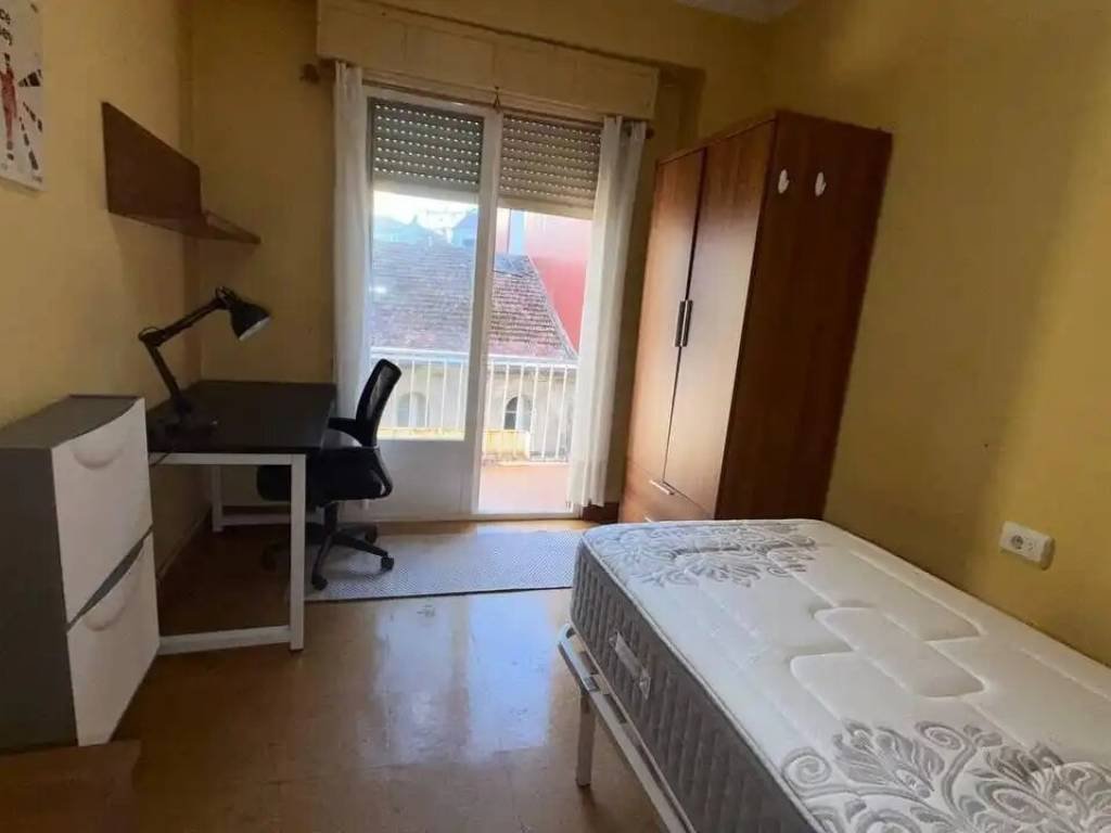 Piso de 95 m² en Ourense