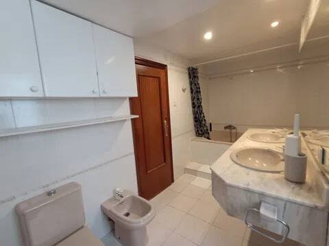 Zimmer 190 m², Valencia