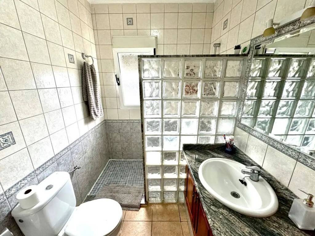 Casa de 150 m² en Jacarilla