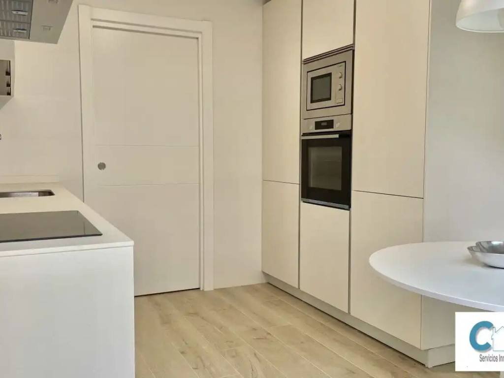 Piso de 80 m² en Pamplona