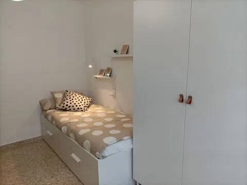 Habitación 240 m², La Almunia de Doña Godina