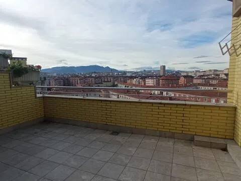 Piso de 93 m² en Oviedo