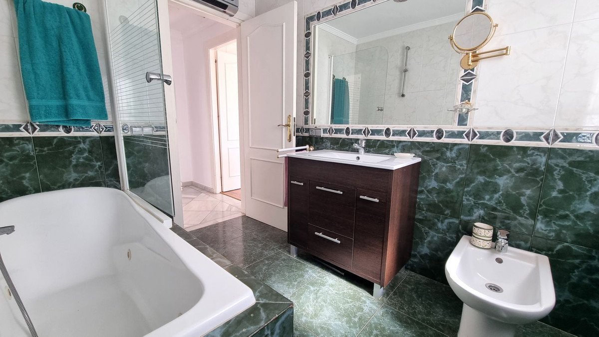 Casa de 593 m² en Luque