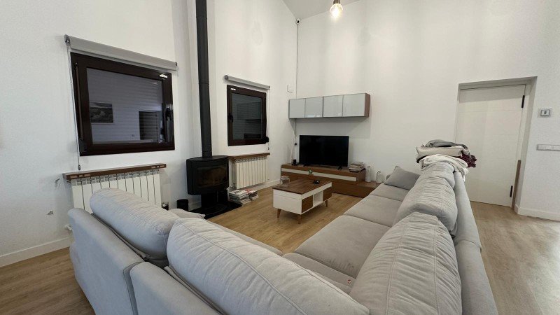 Casa de 329 m² en Argés