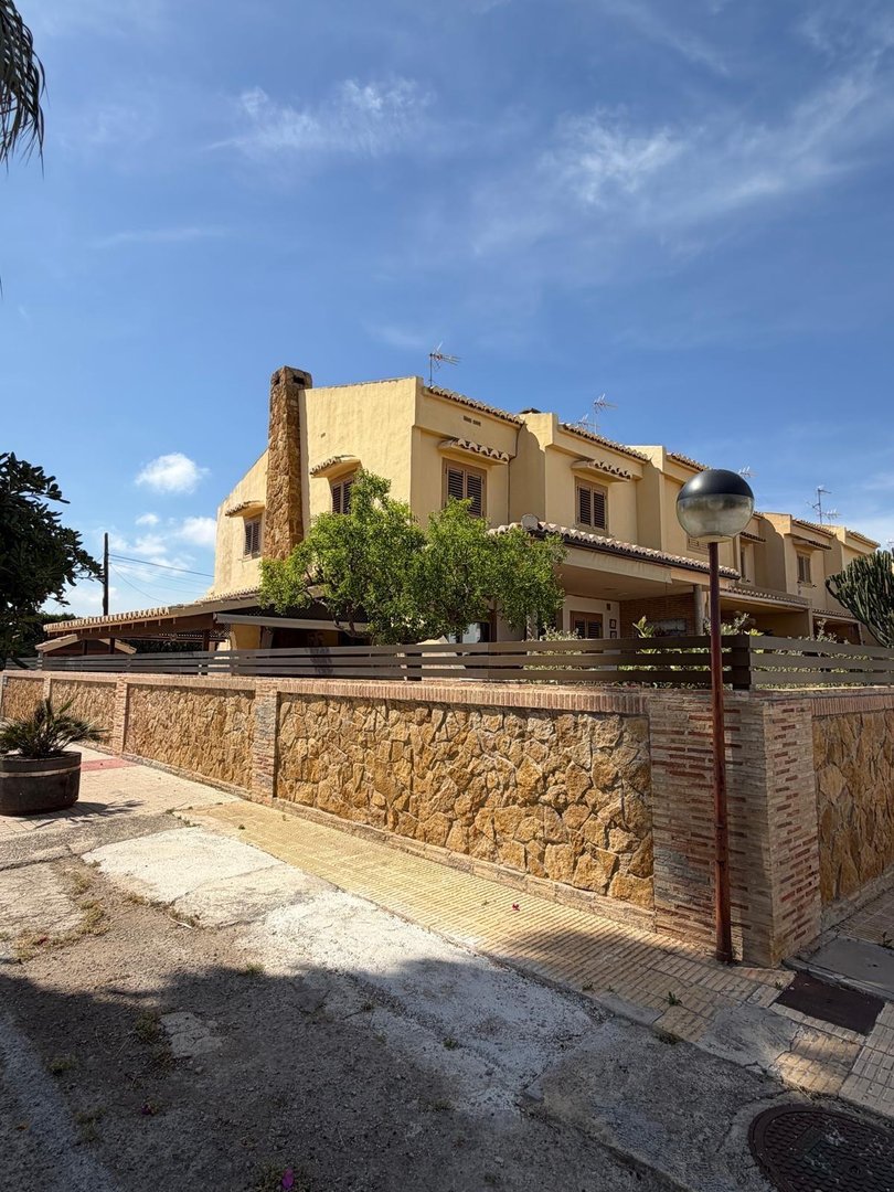 Casa de 130 m² en Sagunto