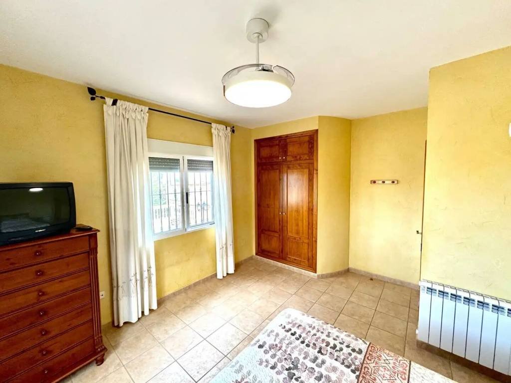 Casa de 150 m² en Jacarilla