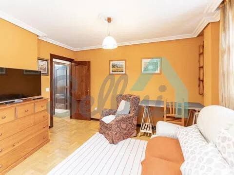 Pis de 63 m² a Oviedo
