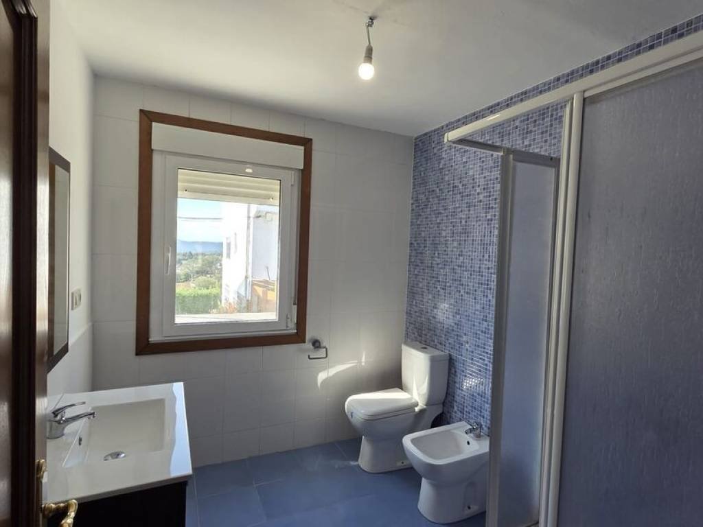 Casa de 180 m² en Teo