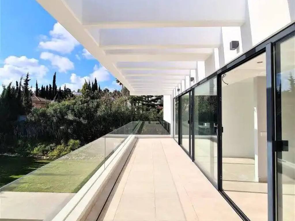 Maison 678 m² à San Roque