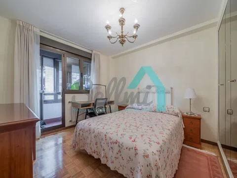 Piso de 90 m² en Oviedo