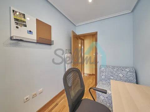 Piso de 48 m² en Oviedo