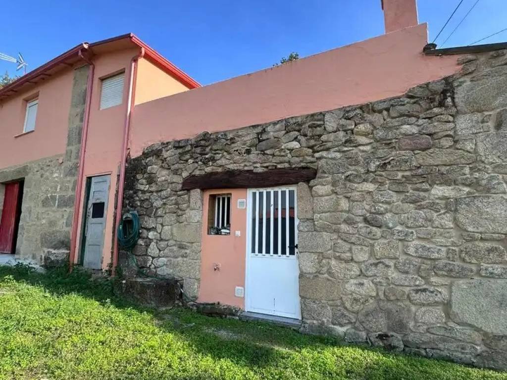 Casa de 95 m² en Parada de Sil
